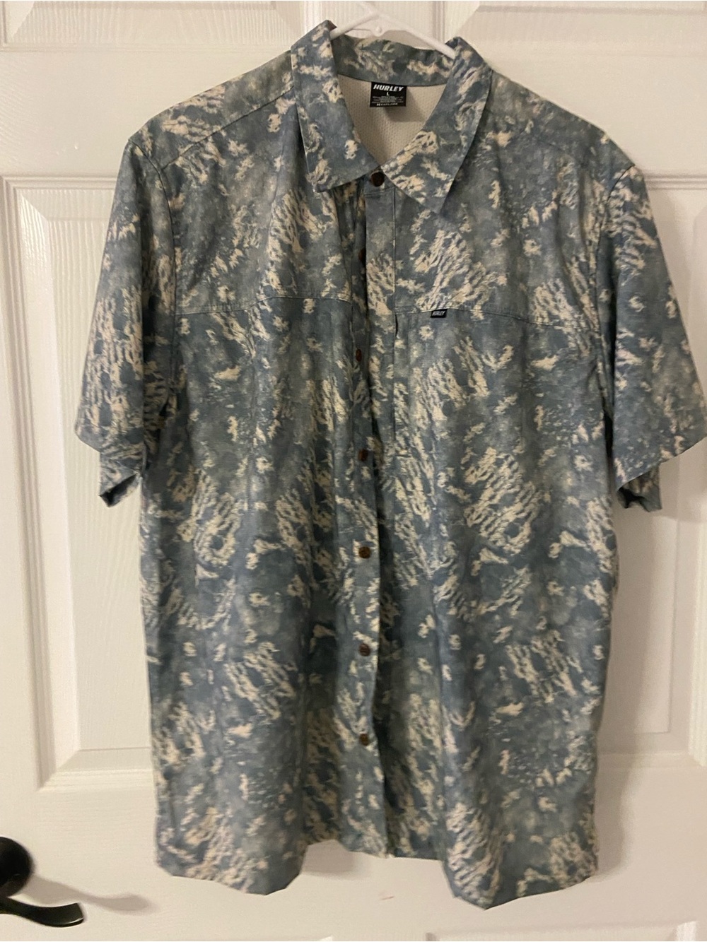 T41- HURLEY Camo Tie-Dye Classic Fit Button Up POINT COLLAR Shirt